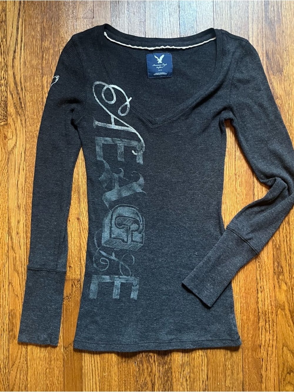 Y2k American Eagle AEO graphic Henley spellout long gray M v-neck